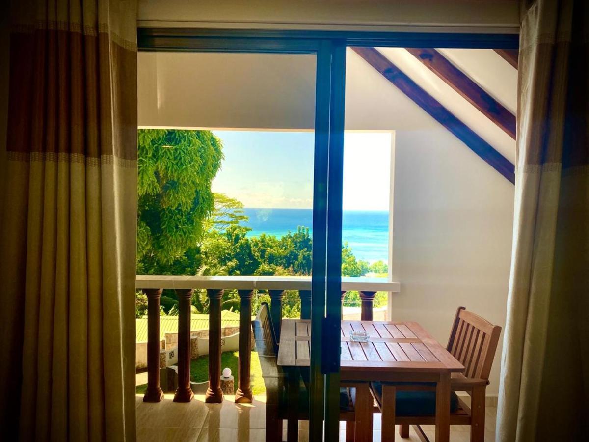 Vista D'oro Anse Volbert Village
